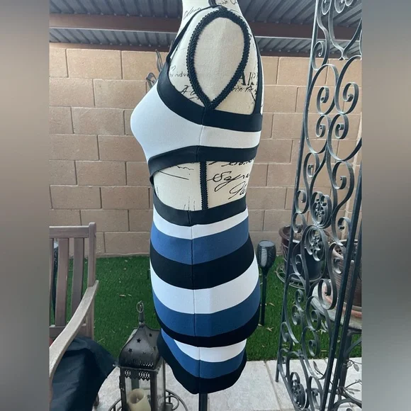 BCBGMaxAzria Elle Cutout Bandage Stripe Body-con Color block Mini Dress Small - Picture 3 of 16